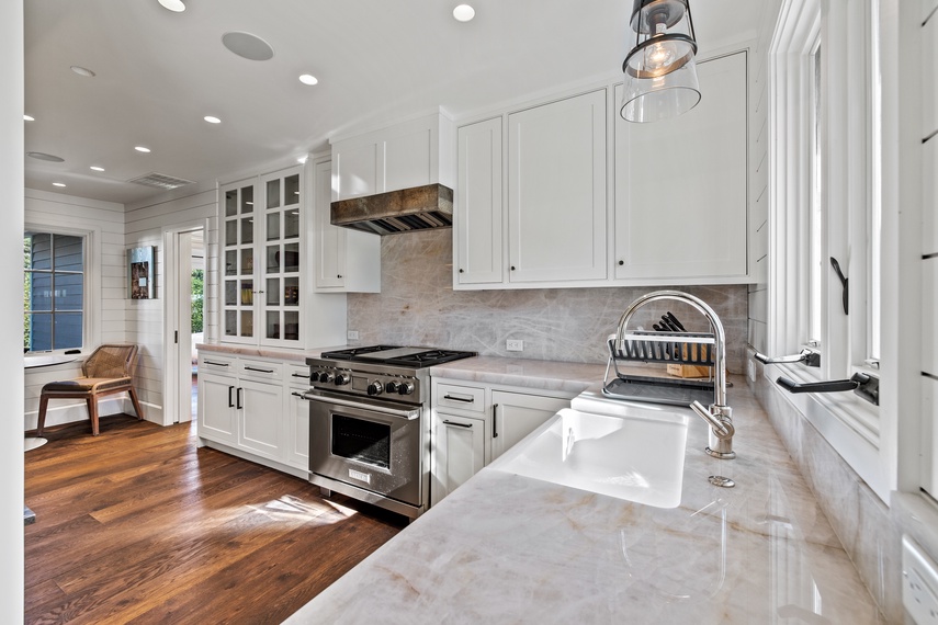 Kitchen - Bluebell Cottage - Jackson, WY - Luxury Villa Rental