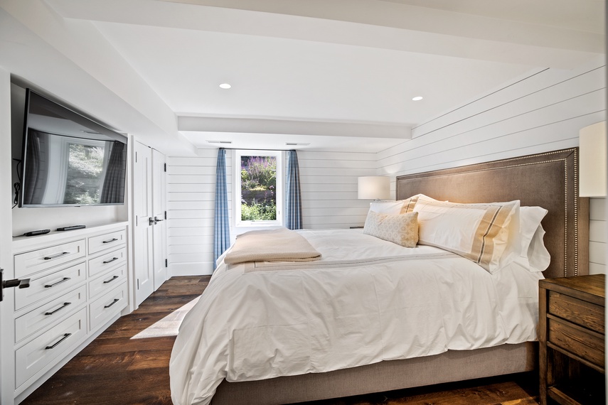 Guest Bedroom 2 - Bluebell Cottage - Jackson, WY - Luxury Villa Rental