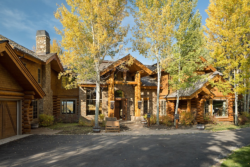 Front Exterior - Mountain View - Wilson, WY - Luxury Villa Rental