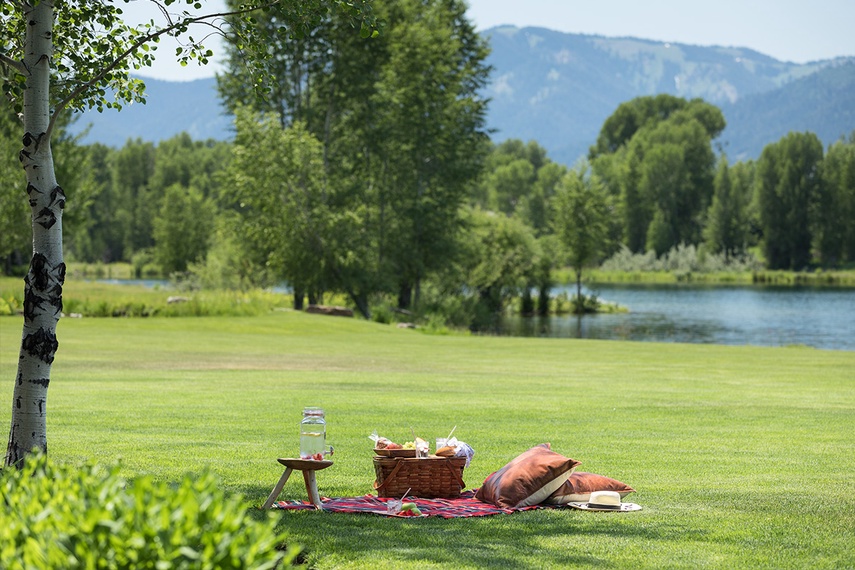 Lawn - The Wulff Lodge - Jackson Hole, WY - Private Luxury Villa Rental