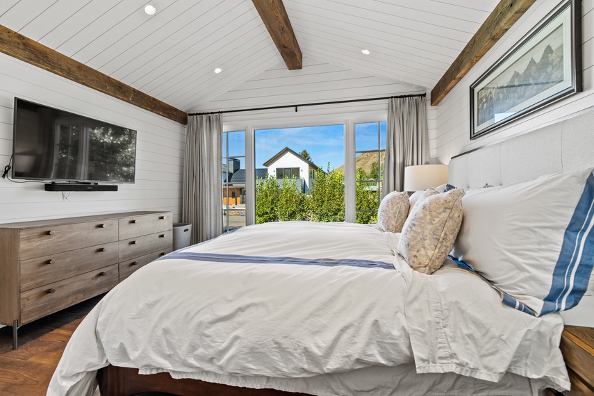 Primary Bedroom - Bluebell Cottage - Jackson, WY - Luxury Villa Rental