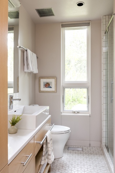 Guest Bathroom 1 - Guest House - Fish Creek Compound - Wilson, WY - Luxury Villa Rental