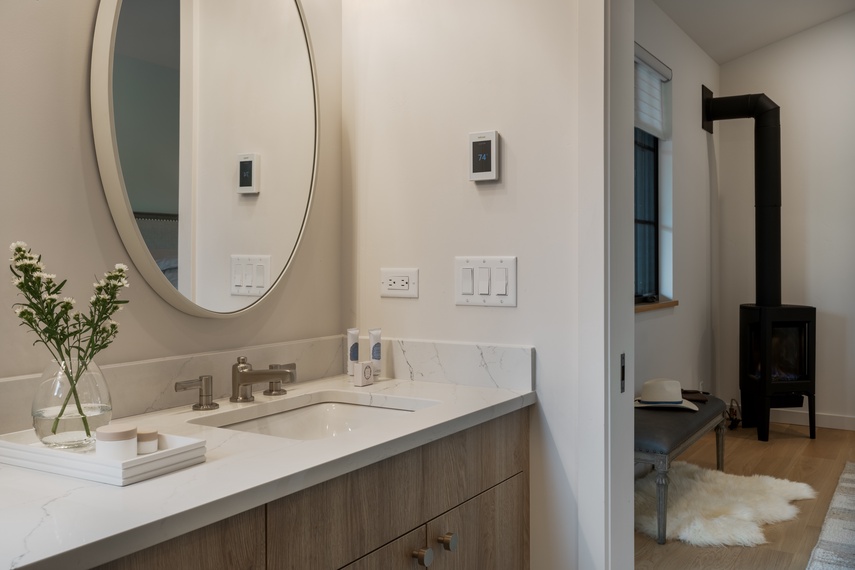 Guest Bathroom 1 - Oatgrass Escape - Jackson, WY - Luxury Villa Rental