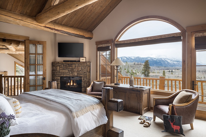 Primary Bedroom - Mountain View - Wilson, WY - Luxury Villa Rental