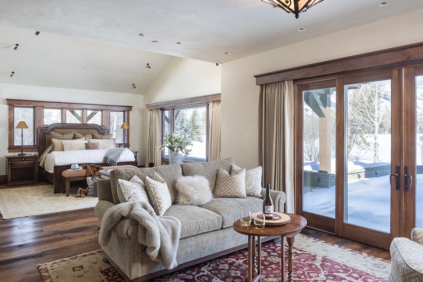 Main Level Primary Bedroom - Chateau on the West Bank - Jackson Luxury Villa Rental