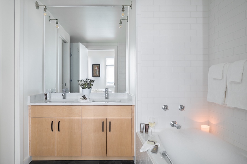 Primary Bathroom -  Pied a Terre on Pearl - Downtown Jackson Luxury Villa Rental