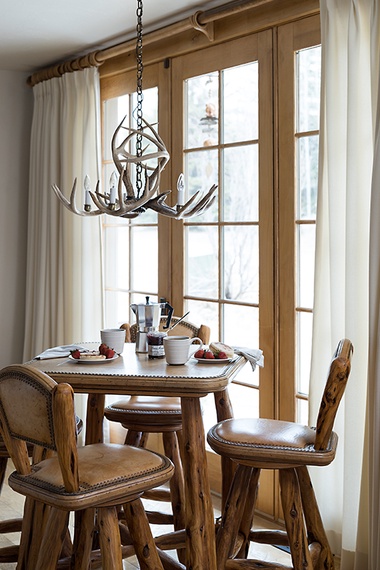Breakfast Table - Mountain View - Wilson, WY - Luxury Villa Rental