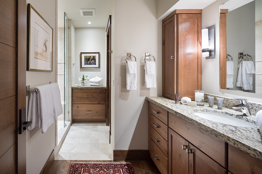 Guest Bathroom - Paintbrush Retreat - Jackson Hole, WY - Luxury Villa Rental