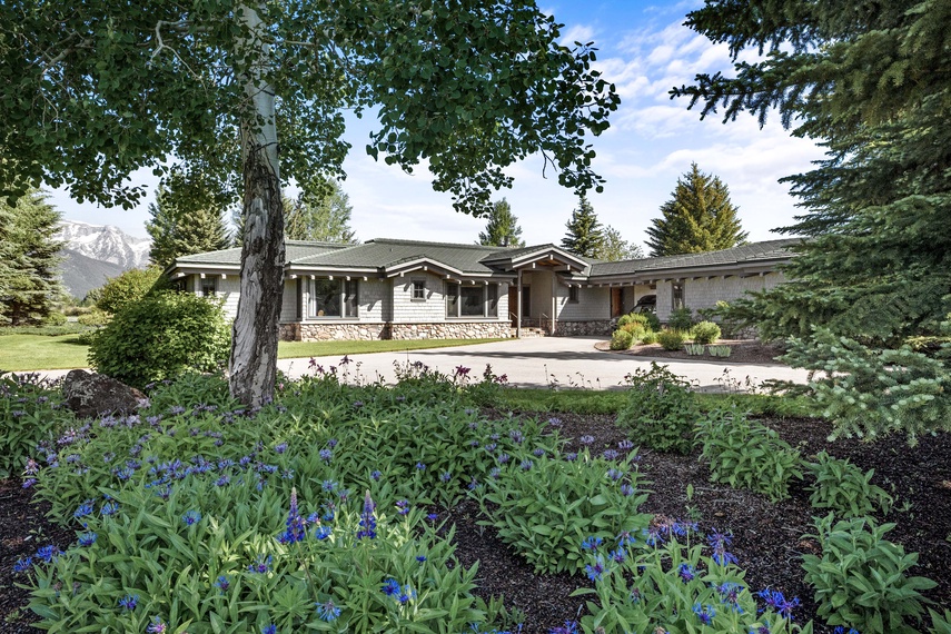 Huckleberry Hideout - Jackson Hole, WY - Luxury Villa Rental