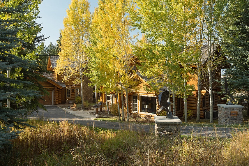 Front Exterior - Mountain View - Wilson, WY - Luxury Villa Rental