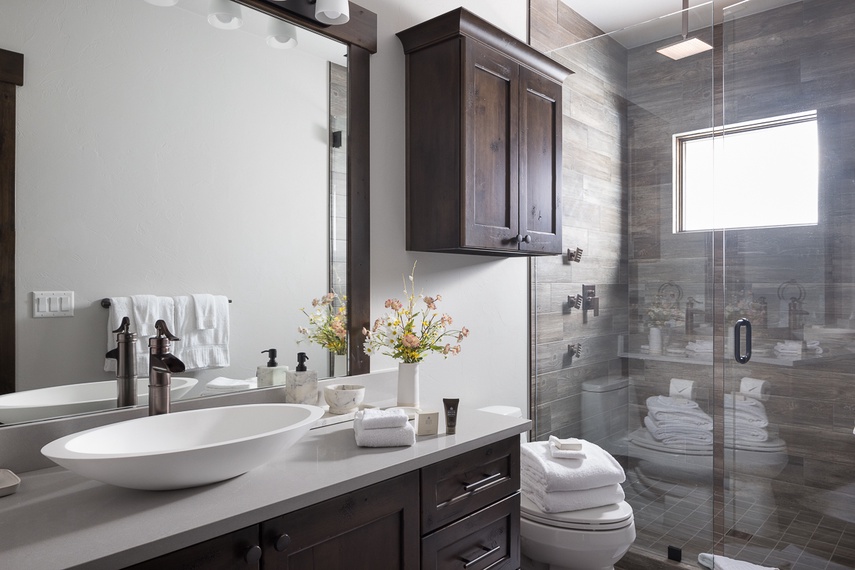 Guest Bedroom 01 Bathroom - Northern Exposure - Jackson, WY - Luxury Villa Rental