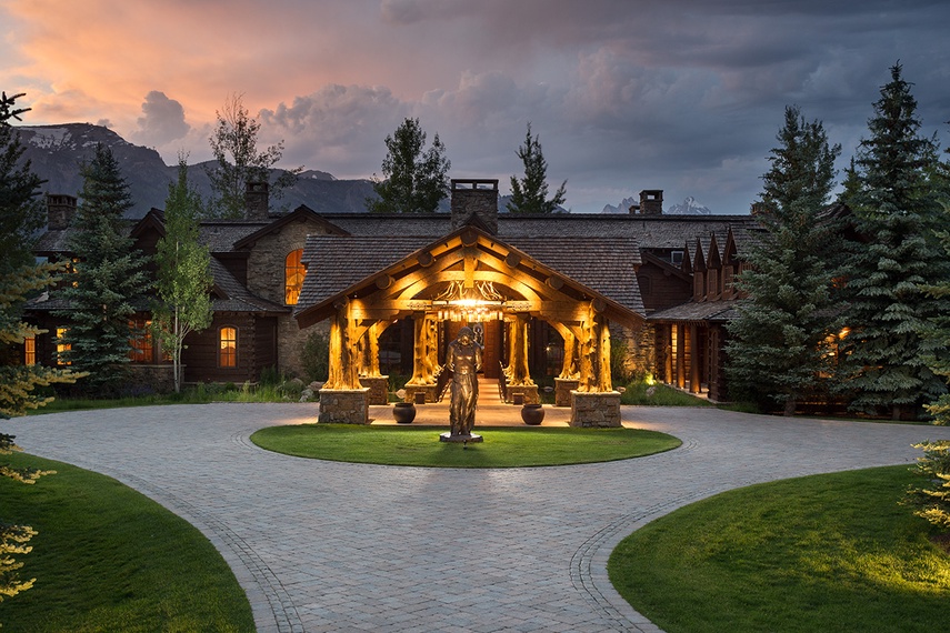 Exterior - Royal Wulff Lodge - Jackson Hole, WY - Private Luxury Villa Rental