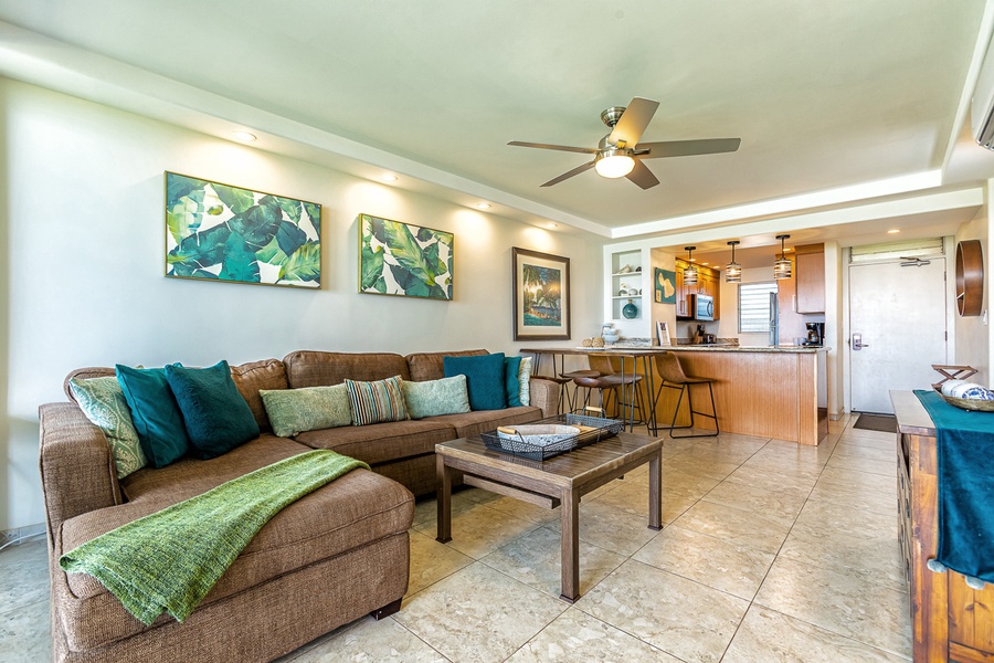 Spacious living area to enjoy your O'hana (family). 