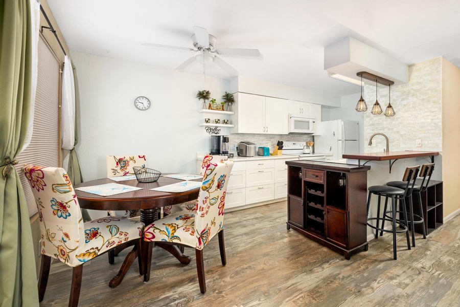 Dining Area Off Of Kitchen