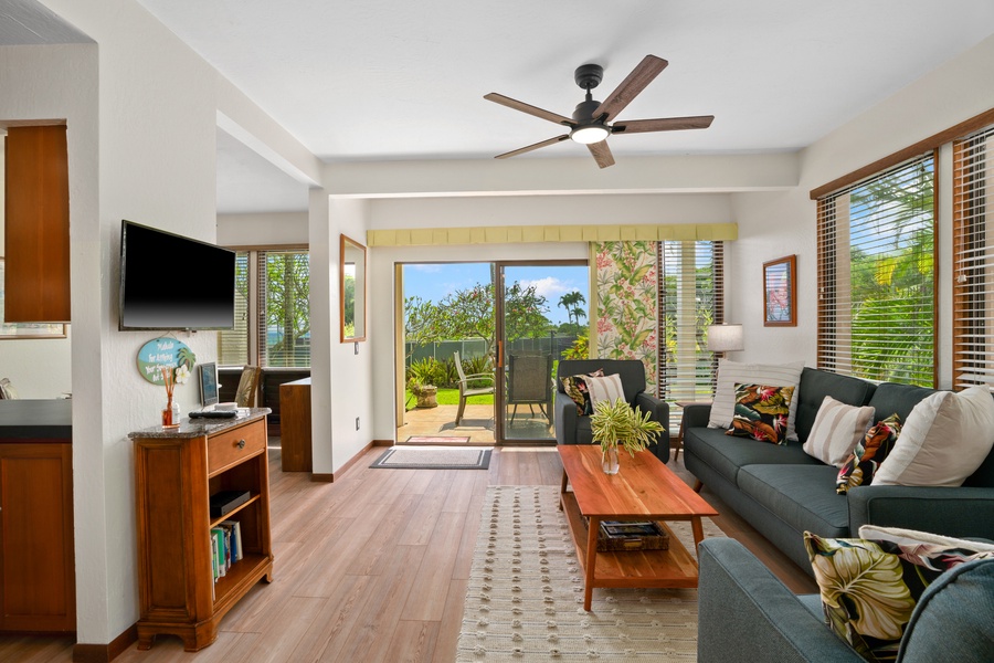Hawaiian decor and island views