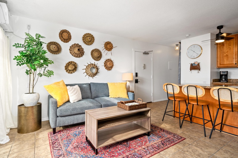 Living room with Hawaii features 