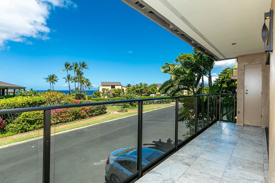 Expansive Lanai with Room to Dine and Lounge