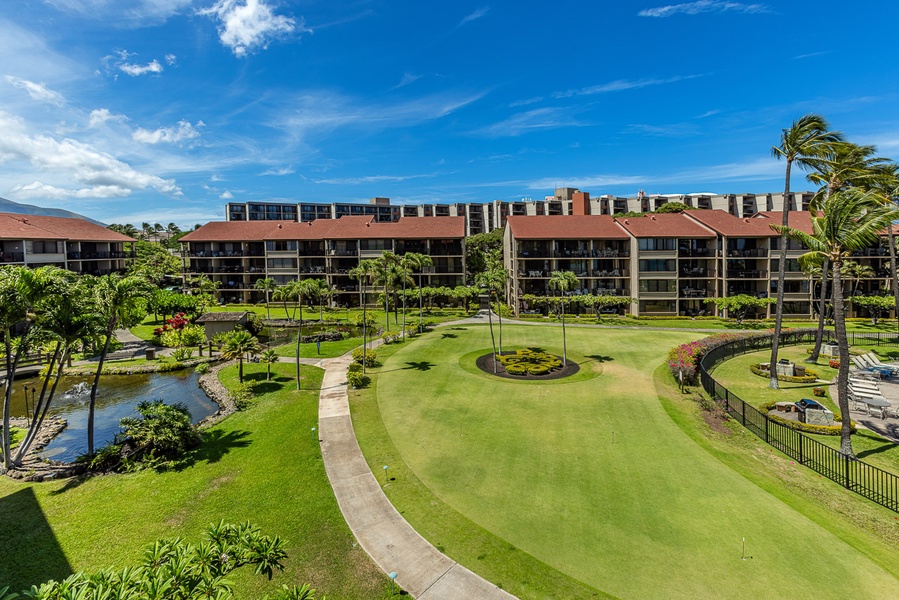 Lush On-Property Putting Greens – Fun for All Ages