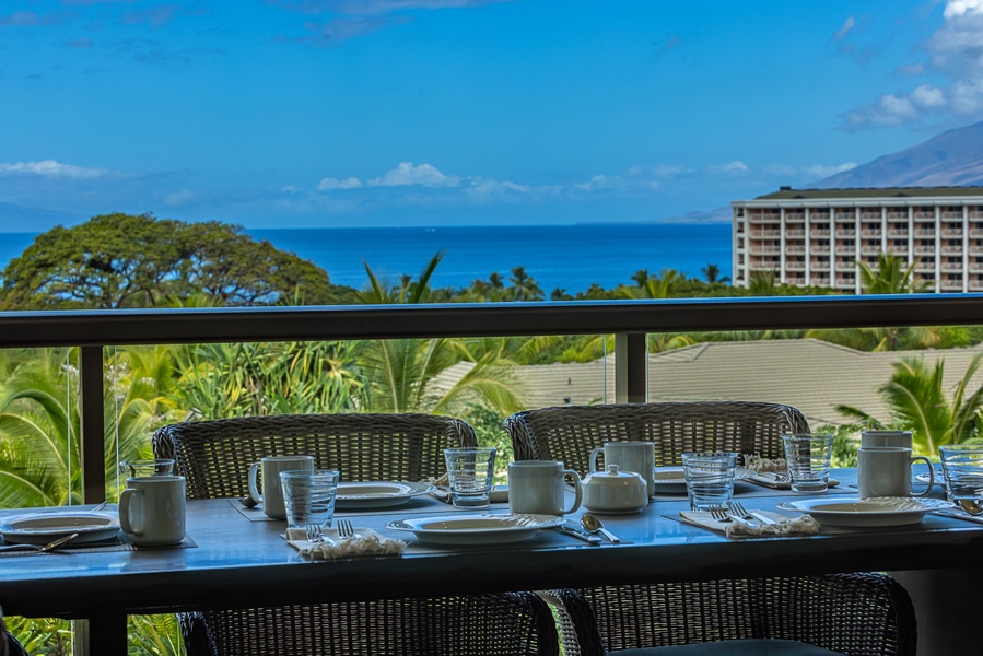 Dine with an Ocean View on the Private Lanai