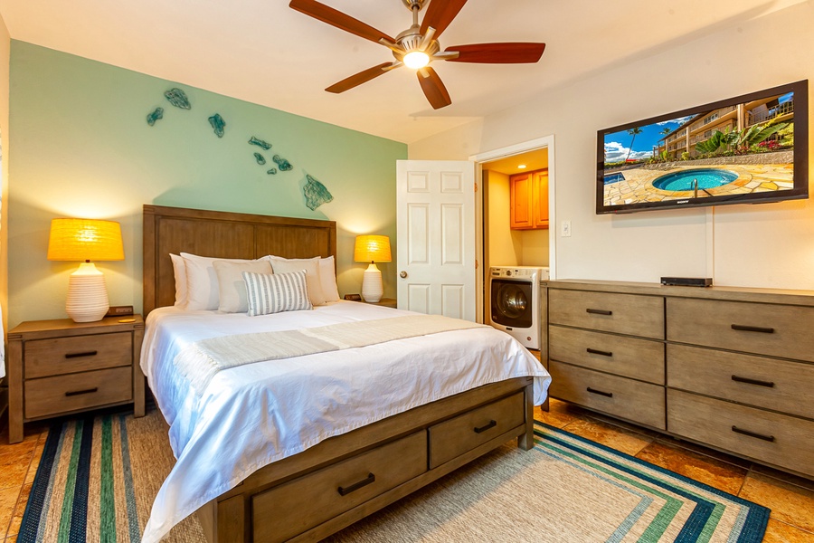 Guest Bedroom with Queen Bed~ TV and Ceiling Fan