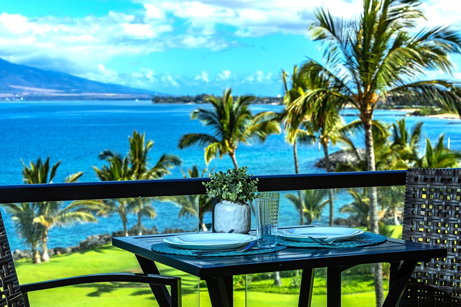 Massive views of ocean and Kaho'olawe from your private lanai