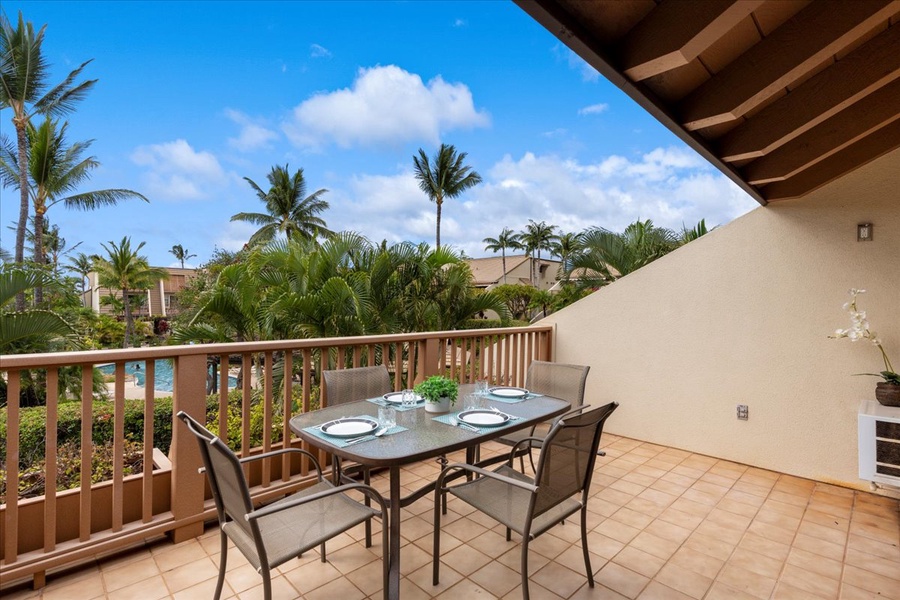 Dining for four on the lanai