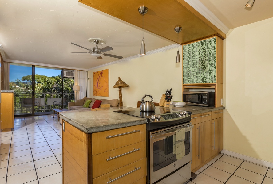 Fully equipped kitchen ready to entertain! 