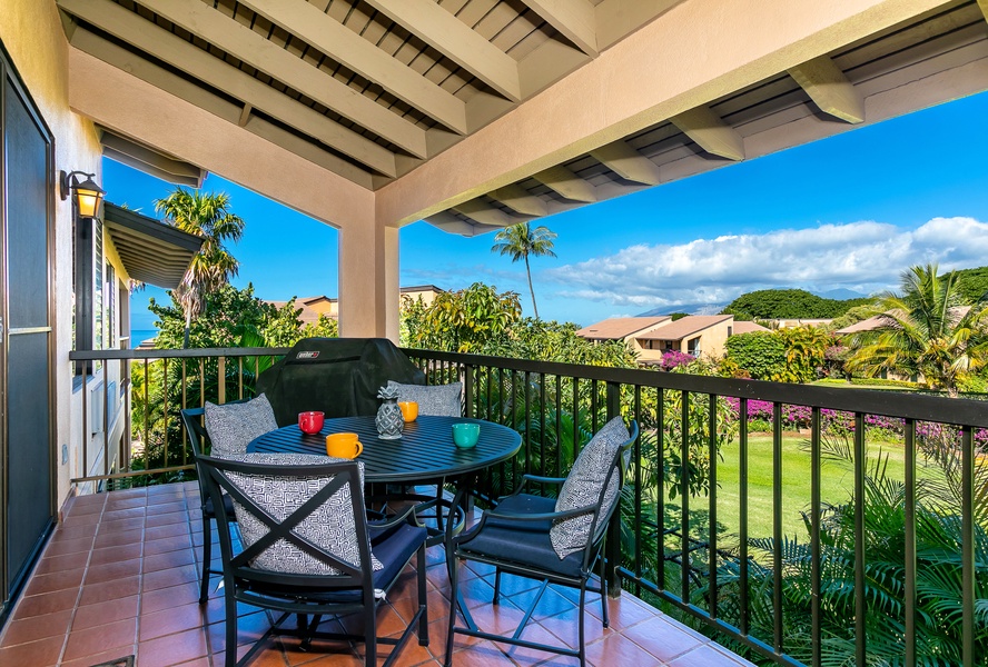 Enjoy the lush tropical outdoors (grill now outside front door)