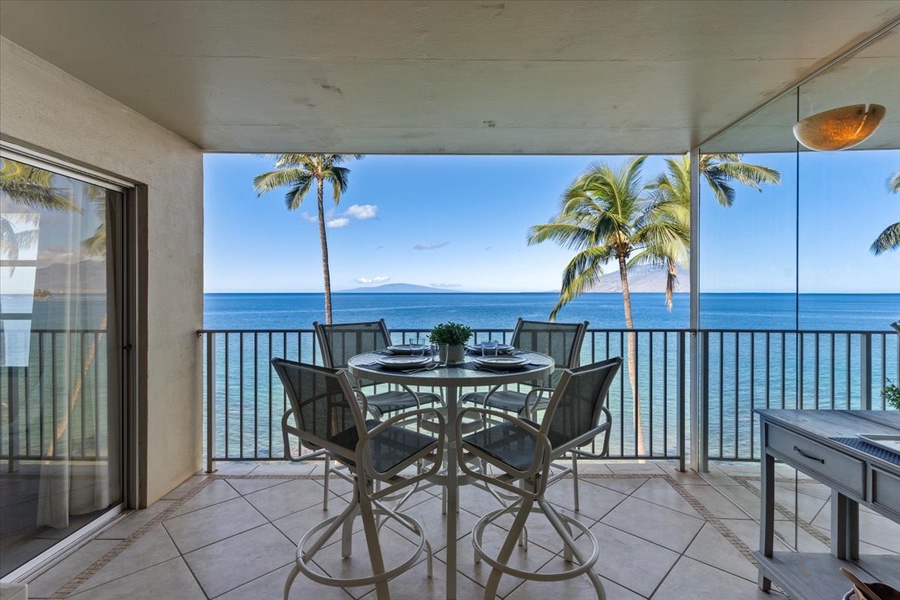 Spectacular ocean views on the covered lanai