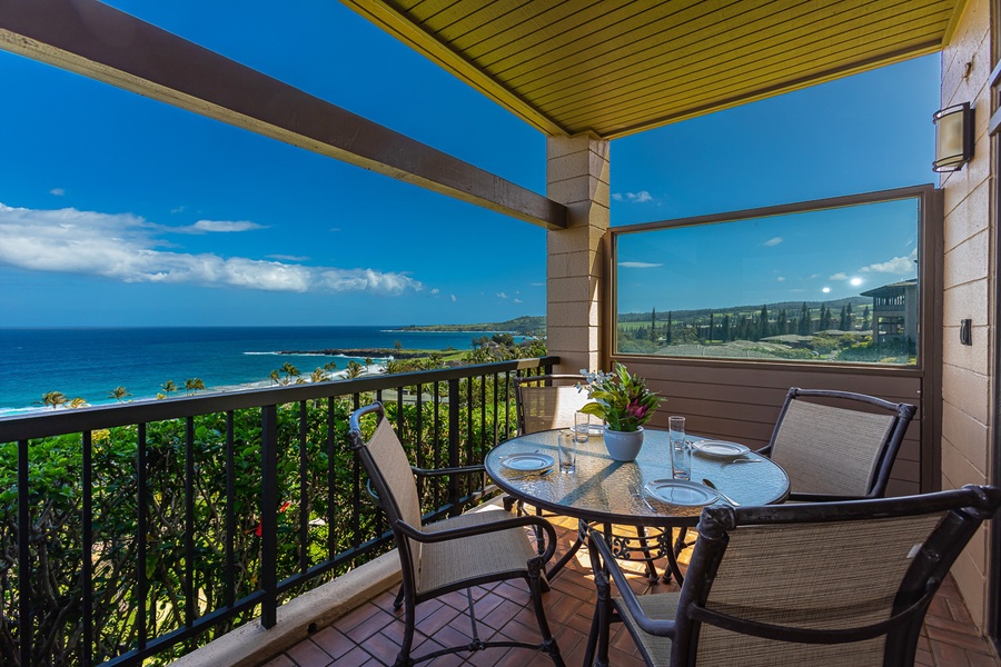 Dining for four on the primary lanai