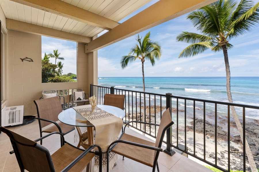 Lanai with seating 