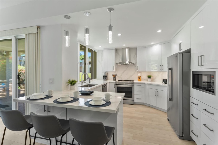 Beautiful, updated kitchen and appliances