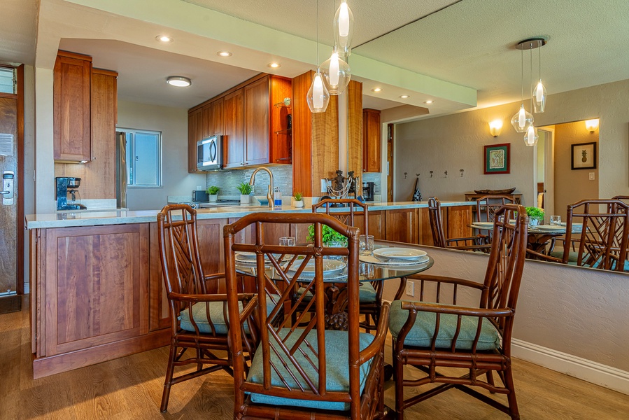 Dining seating for four