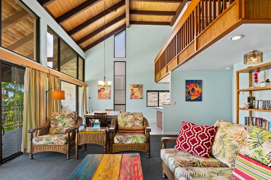 Living area with large lanai 