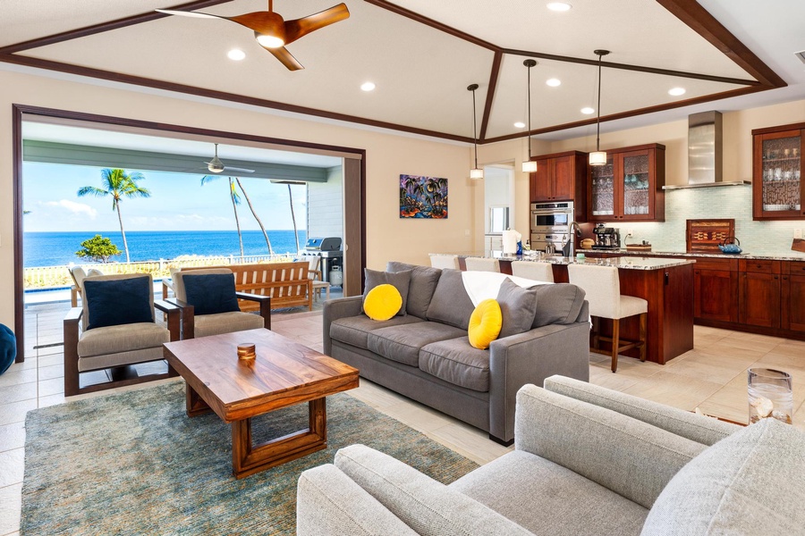 Open floorplan with lots of natural lighting