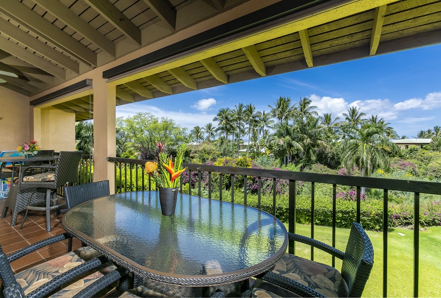 Enjoy outdoor meals on the lanai