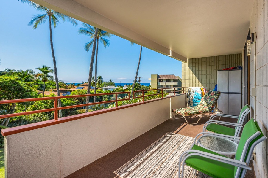 Seating on lanai 