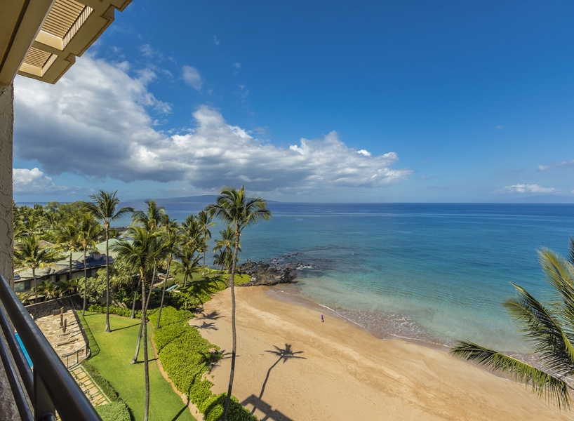 Gorgeous Sandy Beach just moments from your room