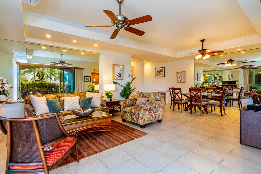 Beautifully decorated spacious living room