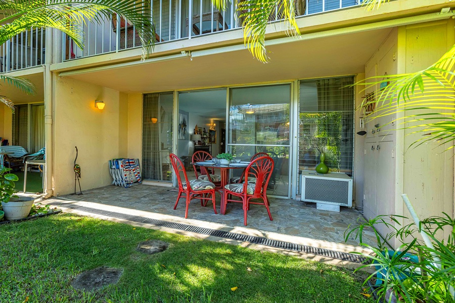 Spacious covered lanai