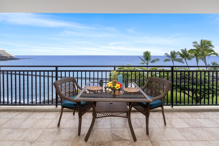 Dine alfresco with panoramic views of the Kona coast.