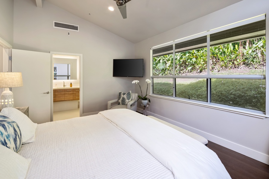 Guest bedroom with Cal king bed and split AC, comfy and cozy for your stay.