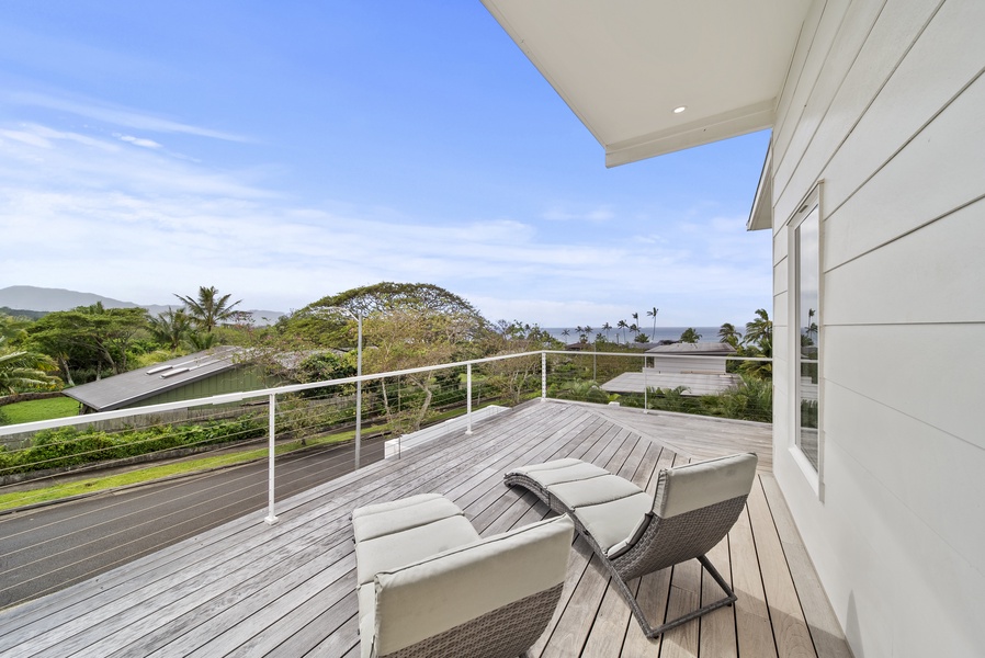 Bask in the beauty of Hawaii from the comfort of Villa Bianca’s lanai.