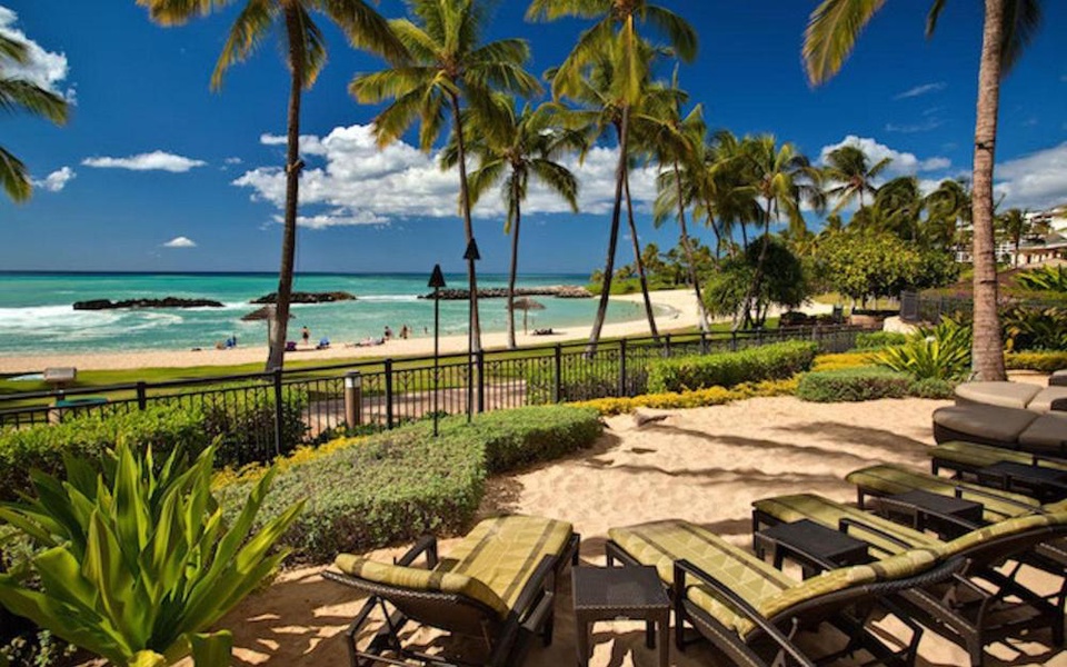 Tropical gardens, pacific breezes and tranquil beaches await you at Ko Olina Resort.