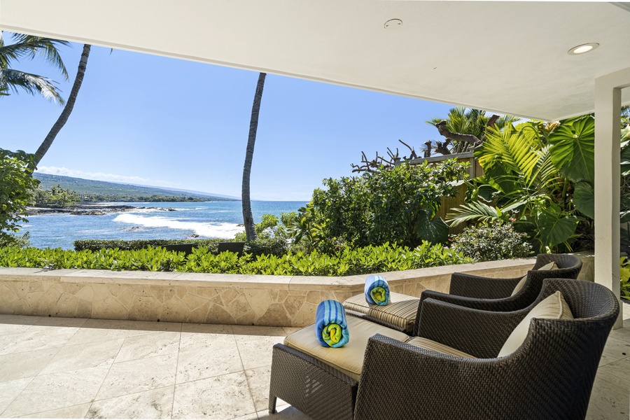 Relax and rejuvenate in your own private pool and spa while taking in the breathtaking views of the Pacific Ocean