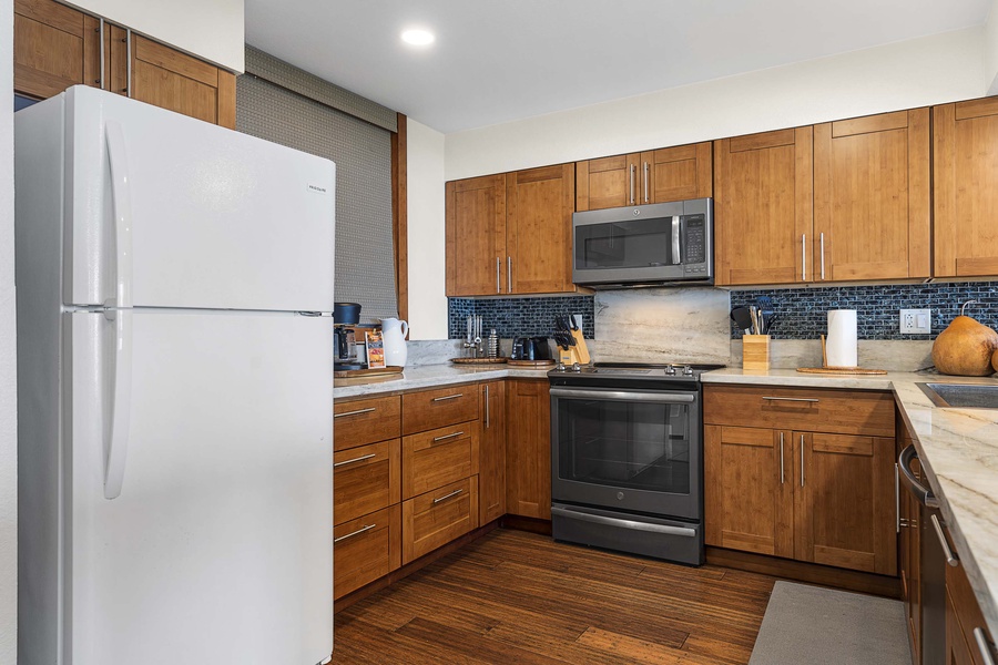 Spacious kitchen and ample kitchen tools and appliances for the chef.