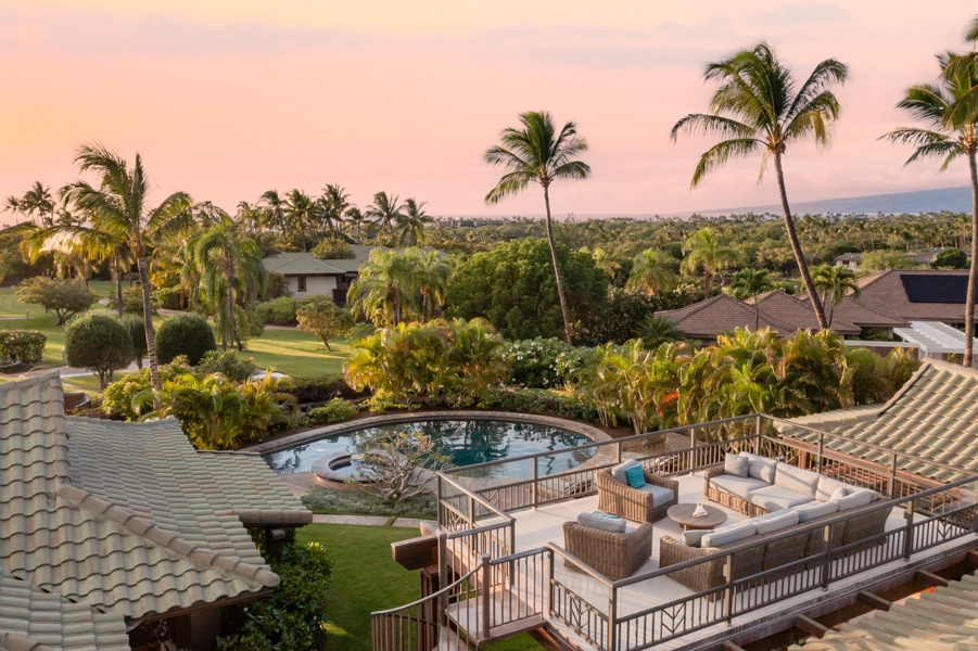 Wine & dine al fresco—the outdoor deck with loungers and sunset vistas offer picture‑perfect views and ambience.