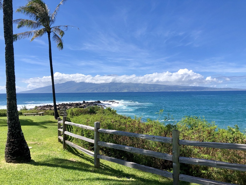Take in the views of Moloka‘i across the channel at Kapalua Ridge 2321.