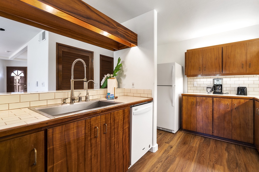 Upgraded warm wood kitchen!