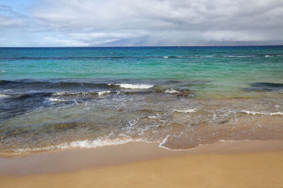 Outside-Beach front resort which connects directly to fun tide pools at Honokowai Beach Park